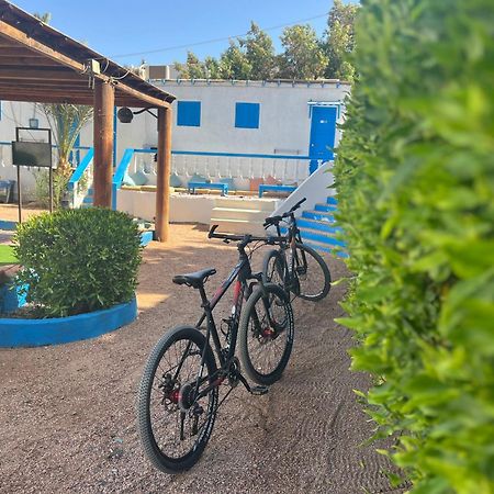 Auski Hostel دهب المظهر الخارجي الصورة