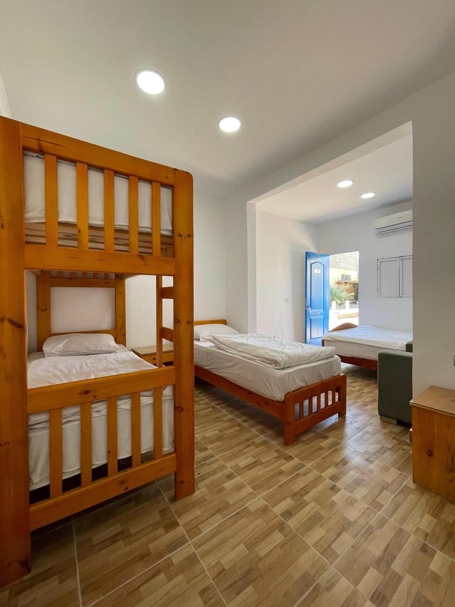 Auski Hostel دهب المظهر الخارجي الصورة